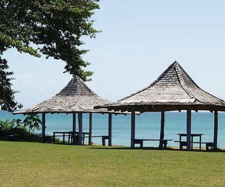 Canoe Bay Beach Resort Lowlands Exterior photo
