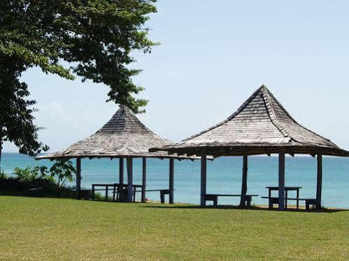Canoe Bay Beach Resort Lowlands Exterior photo