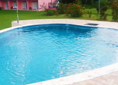 Canoe Bay Beach Resort Lowlands Exterior photo