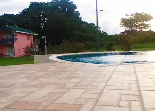 Canoe Bay Beach Resort Lowlands Exterior photo